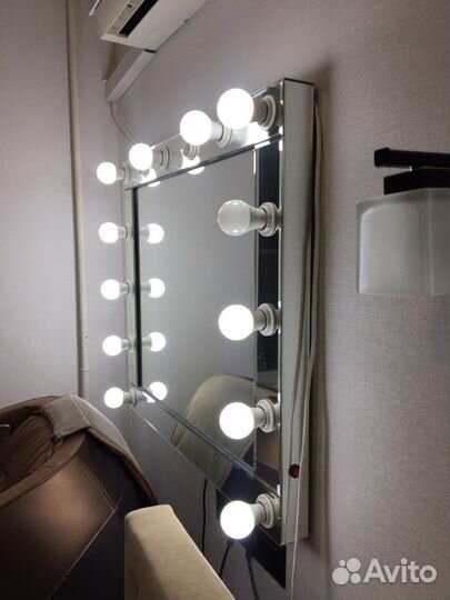 Гримерное зеркало с лампочками 80х90