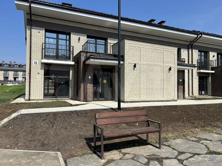 2-к. квартира, 76,2 м², 1/2 эт.