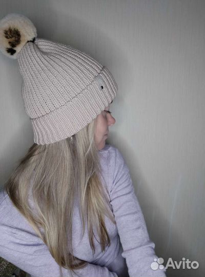 Шапка с помпоном