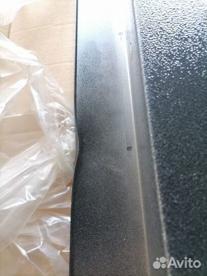 Двери металлические с небольшими дефектами