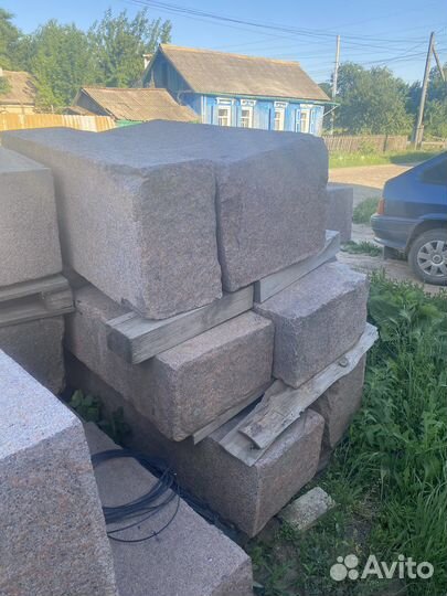 Гранитные блоки
