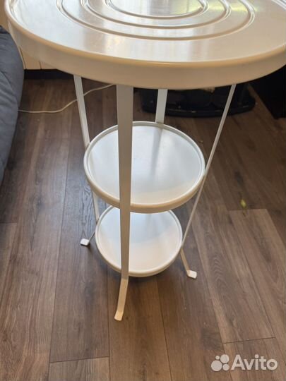 Журнальный столик IKEA белый