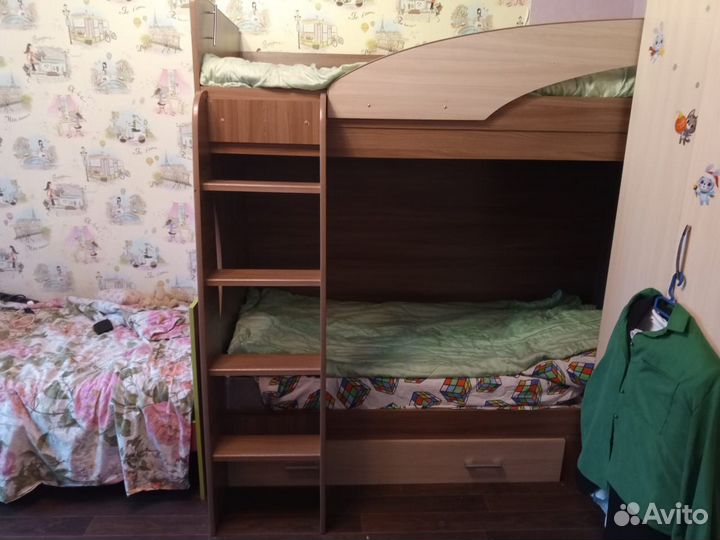 Детская двухярусная кровать без матрасов