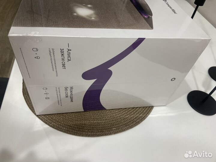 Яндекс станция макс на подписке