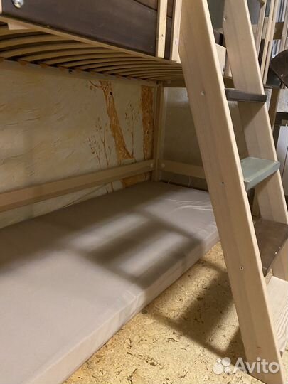 Детская деревянная кровать с горкой