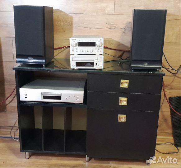 Стойка для Hi-Fi аппаратуры