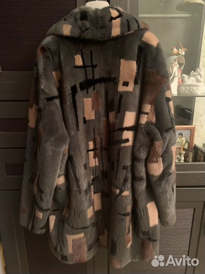 Шуба втрой меховой новая