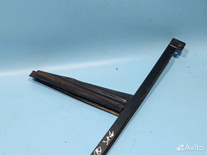 Направляющая стекла для Kia Sportage 1996-2004