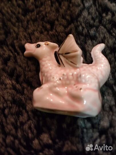 Фигурка дракона символа 2024