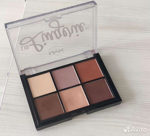 NYX lid lingerie shadow palette