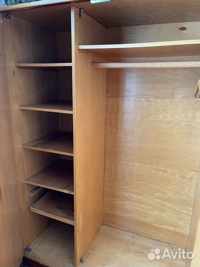 Шкаф