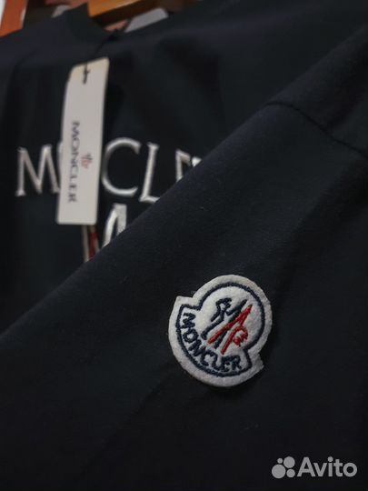 Легкость и стиль с футболкой Moncler