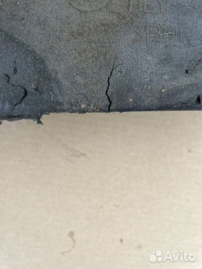 Уплотнитель крыла передний левый Skoda Rapid