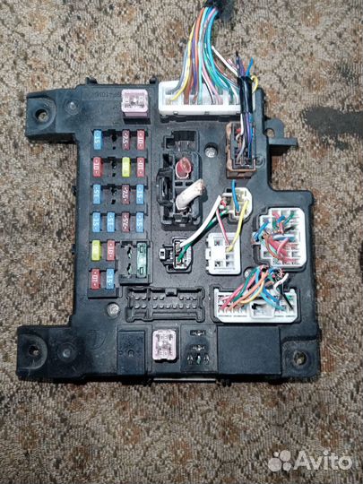 Блок предохранителей на Аутлендер XL 10г