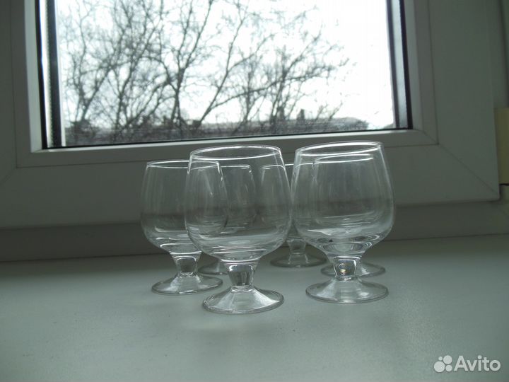 Стаканы, бокалы, рюмки