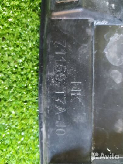 Кронштейн решетки радиатора Honda Vezel RU