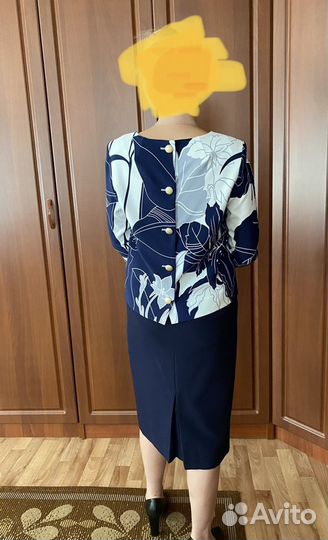 Новый костюм женский 48-50