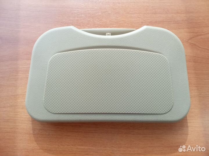 Столик на спинку сиденья