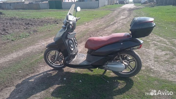 Скутер 150 кубов