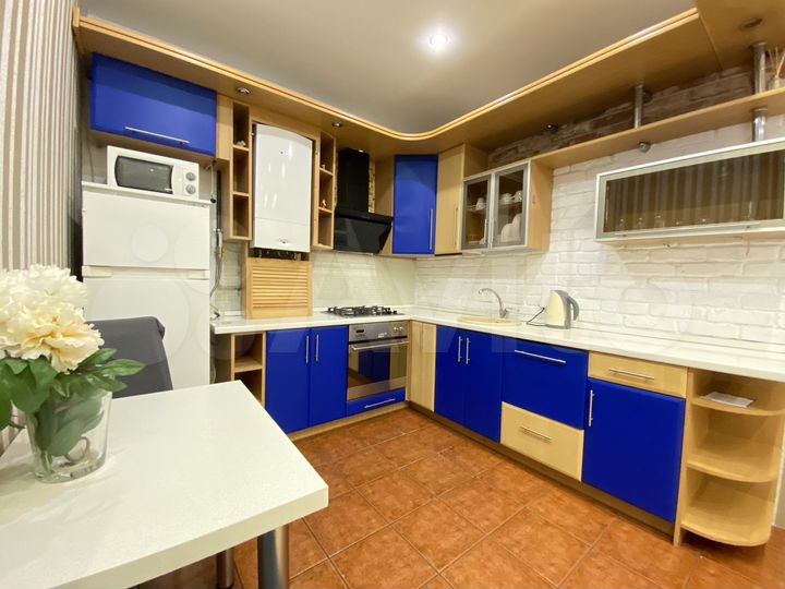 2-к. квартира, 50 м², 1/6 эт.