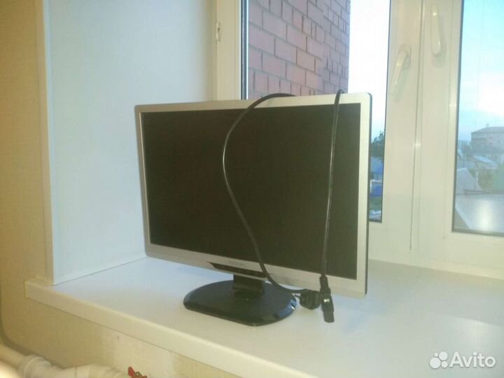 Монитор philips 22