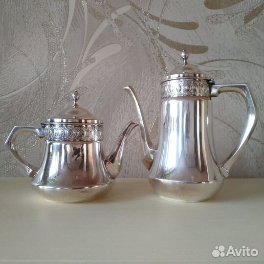 Антикварный кофейник и чайник