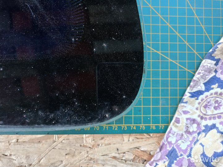 Стекло заднее левое Chrysler Voyager MK2