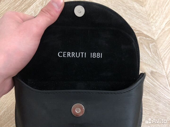 Солнечные очки женские