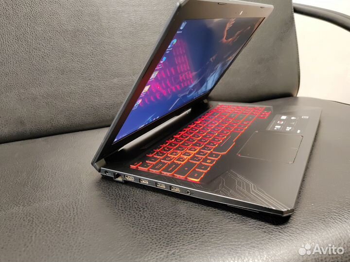 Игровой Asus TUF/ Full HD-IPS/ i5-8300H/GTX 1060