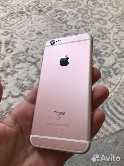 Телефон iPhone 6s