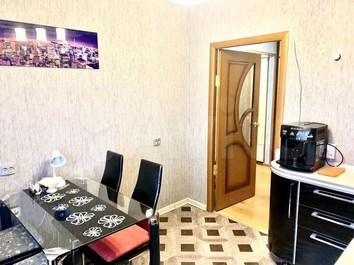 2-к. квартира, 52 м², 8/9 эт.