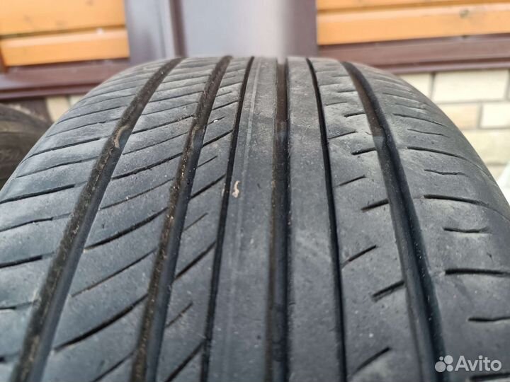 Yokohama Advan dB V552 215/55 R17 94W