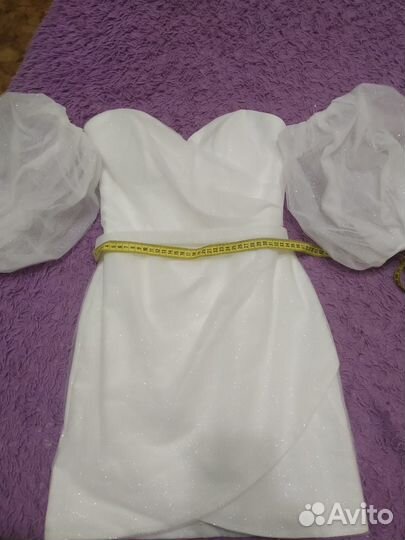 Белое вечернее платье