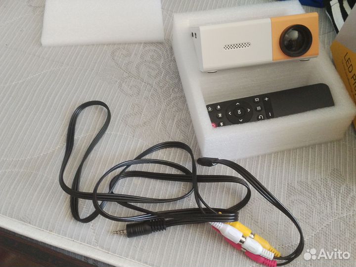 Домашний кинотеатр LED Projector