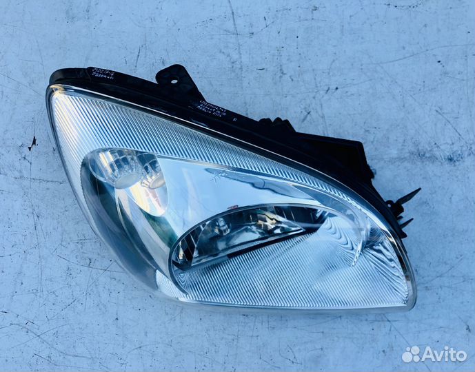 Фара правая Леворульная Киа Спортейдж 2 04-08г