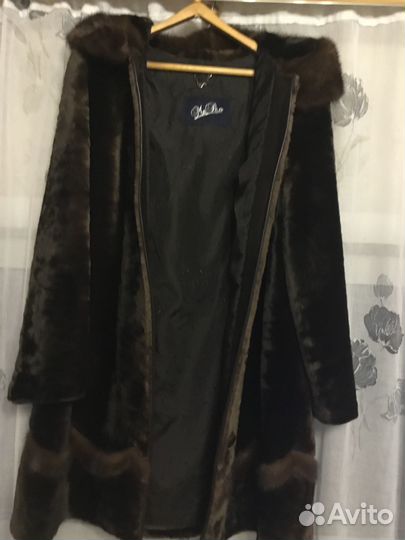 Шуба мутоновая с капюшоном