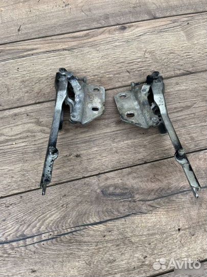 Петли капота Audi A8 D3 3.2 2007