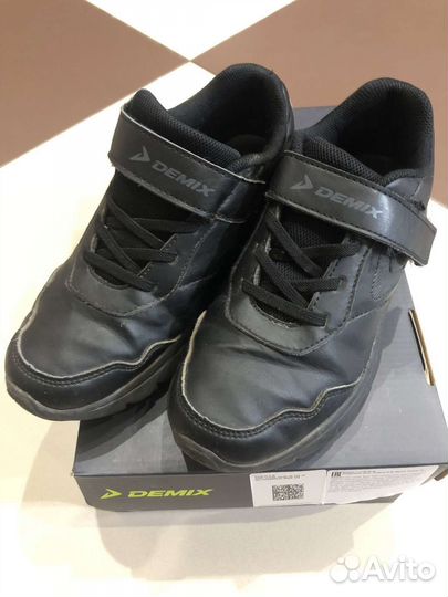 Кроссовки Demix 35р