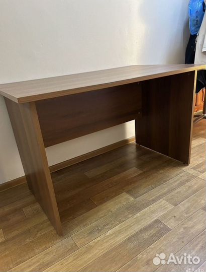 Стол письменный офисный