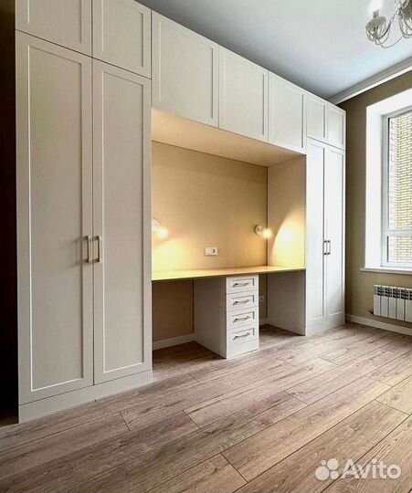 Шкаф с ящиками