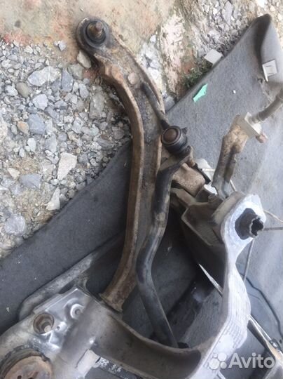 Передний подрамник dodge caravan 2.4