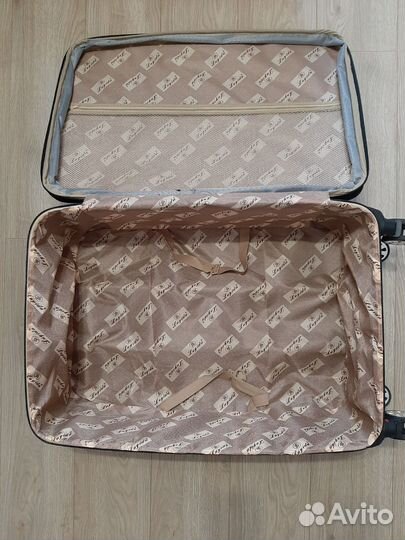 Чемодан на колесах большой xl