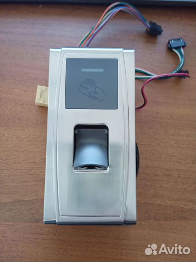 Считыватель отпечатков пальцев Smartec ST-FR020EM