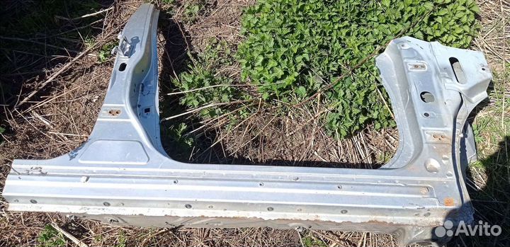 Порог правый Nissan Almera G15