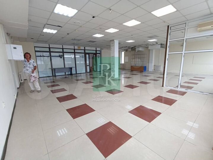 Помещение в Плазе у эскалатора