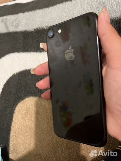 Телефон iPhone 7 64 гб