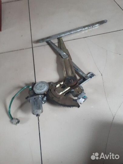 Стеклоподъемник электрический передний левый