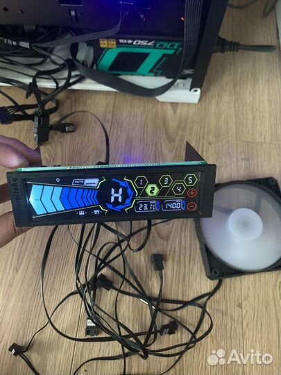 Мультиконтроллер Thermaltake Commander FT