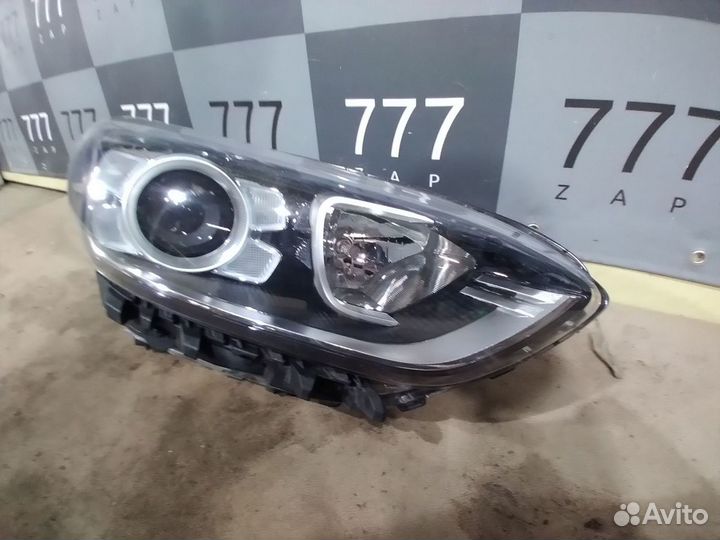 Фара передняя правая Kia Cerato 4 оригинал целая