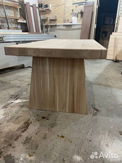 Стол обеденный из массива дуба